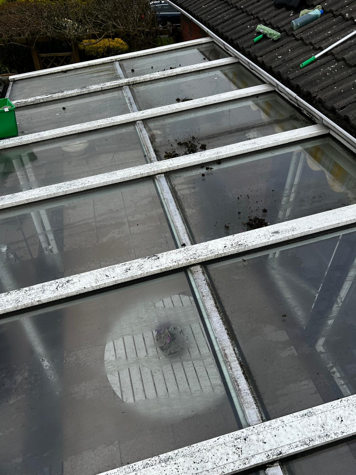 Terrassendach vor der Reinigung